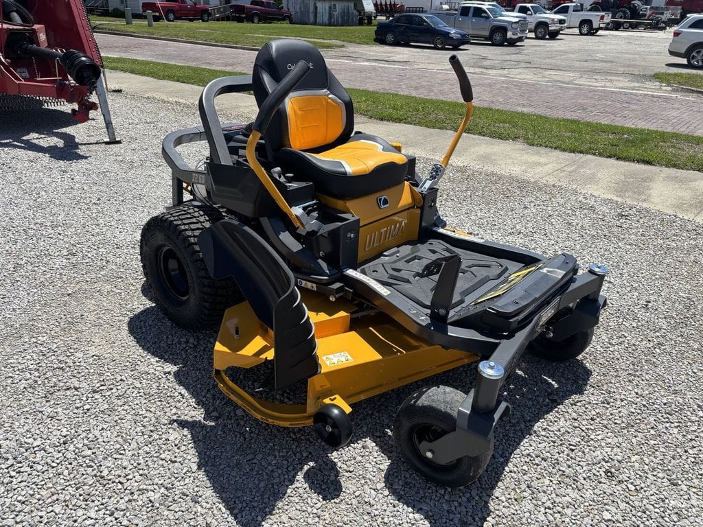 2026 Cub Cadet Z2 60 Equipment Image0
