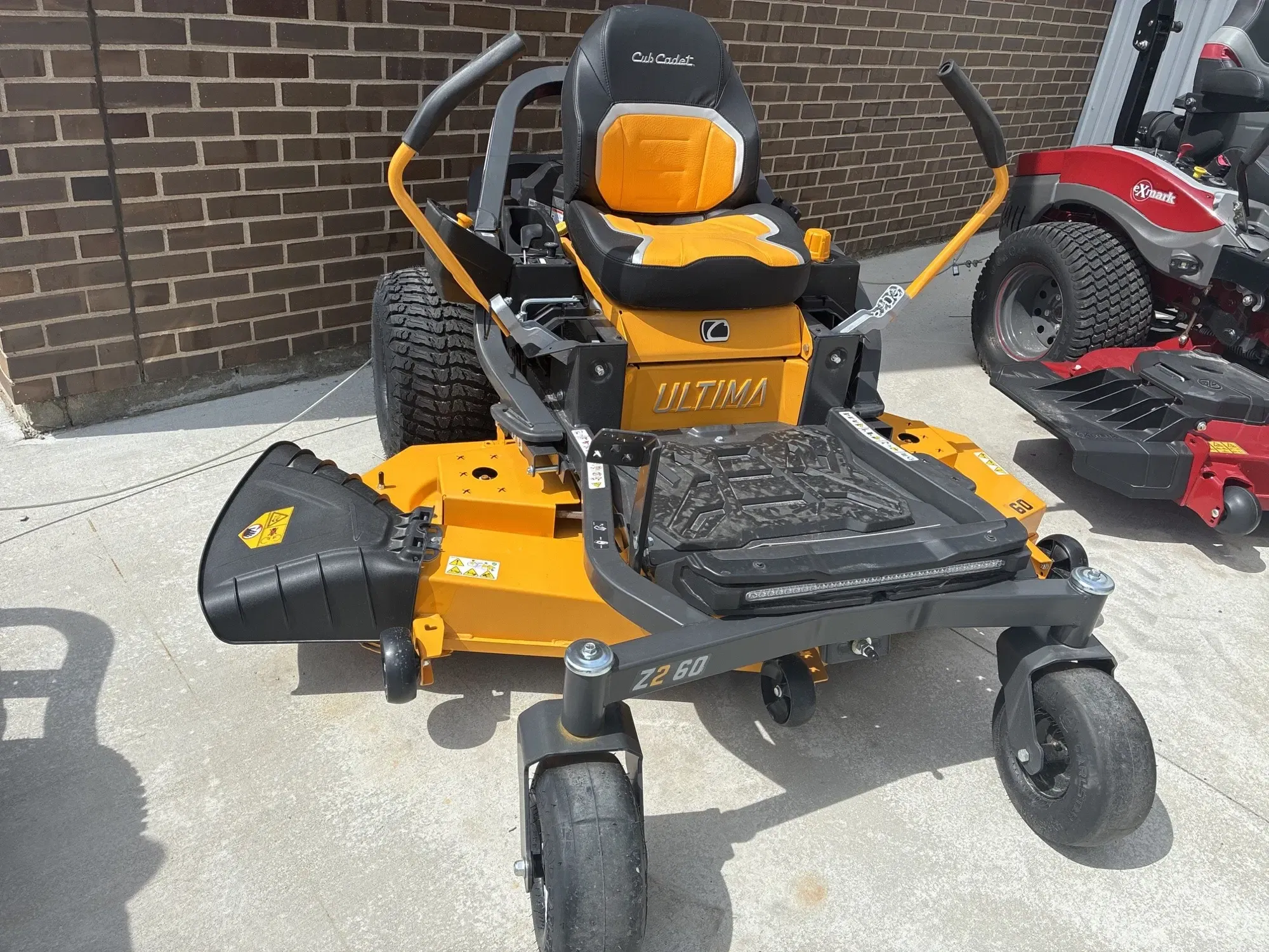 2026 Cub Cadet Z2 60 Equipment Image0