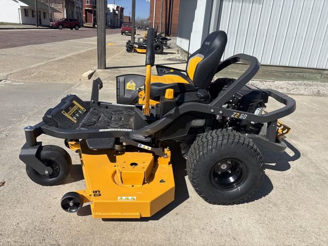 Image of Cub Cadet Z2 60 equipment image 3