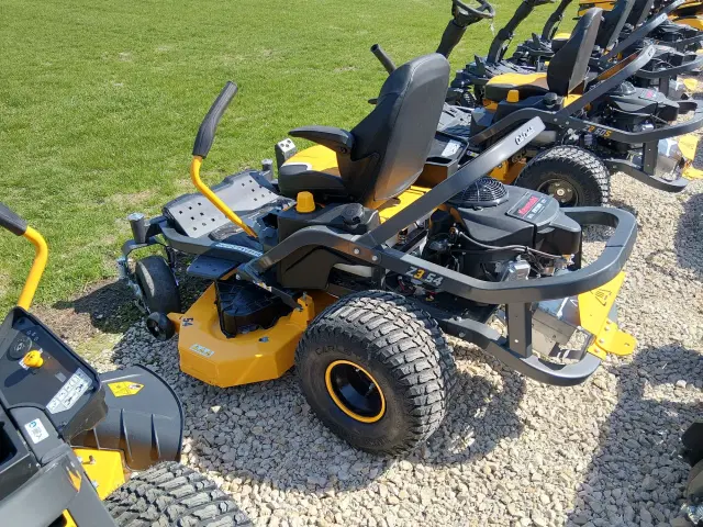 Image of Cub Cadet Z3 54 equipment image 4