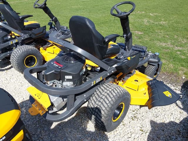 Image of Cub Cadet Z3 60S equipment image 4