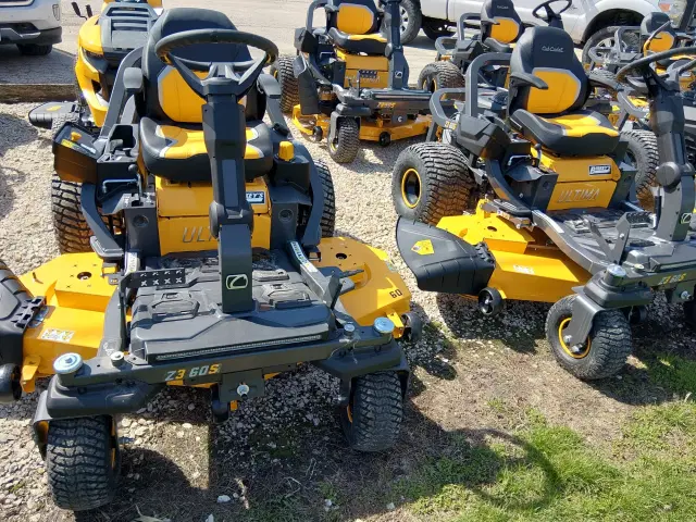 Image of Cub Cadet Z3 60S equipment image 1