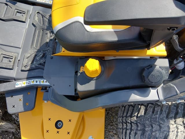 Image of Cub Cadet Z3 60S equipment image 1