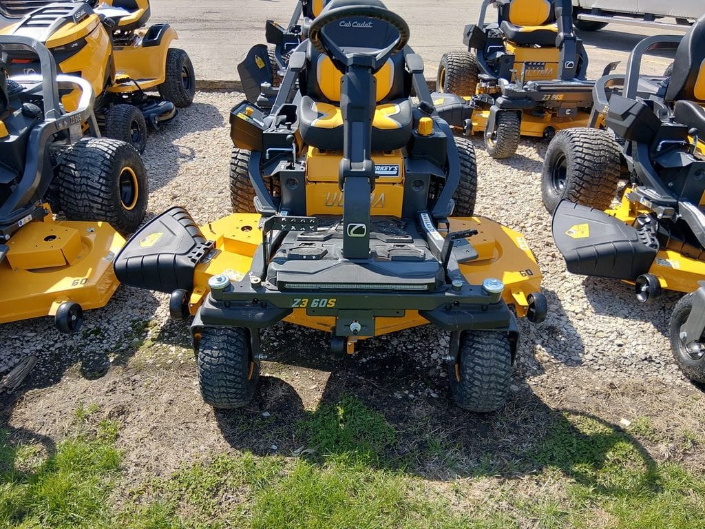 2026 Cub Cadet Z3 60S Equipment Image0