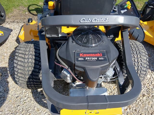 Image of Cub Cadet Z3 60S equipment image 3