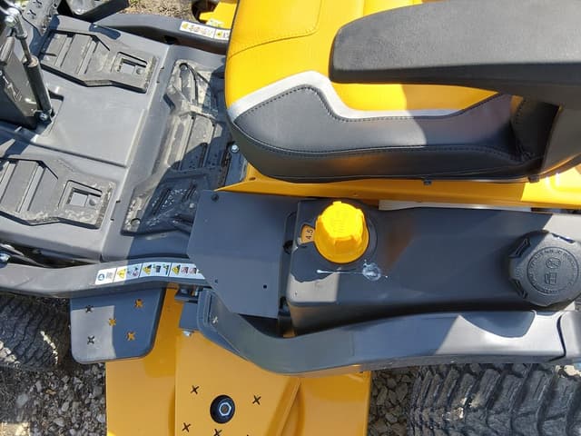 Image of Cub Cadet Z3 60S equipment image 4