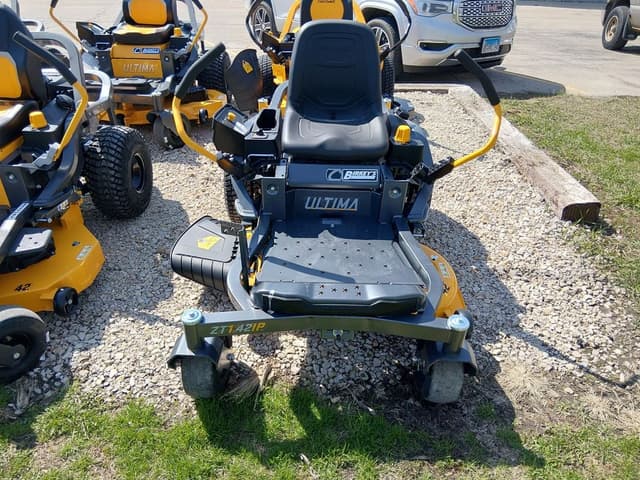 Image of Cub Cadet Ultima ZT1 equipment image 1