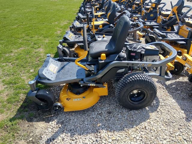 Image of Cub Cadet Ultima ZT1 equipment image 3