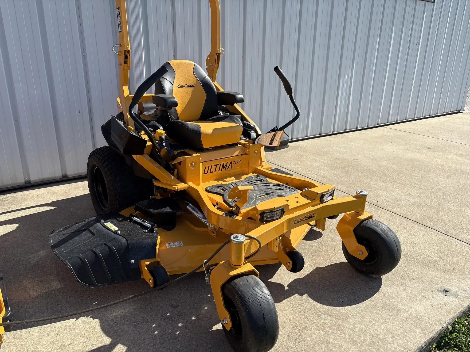 2026 Cub Cadet Ultima ZTX4 Equipment Image0