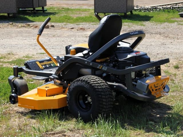 Image of Cub Cadet Z2 60 equipment image 4