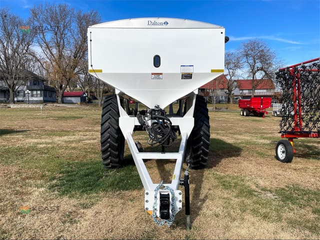 Image of Dalton Ag. Mobility 800 equipment image 1