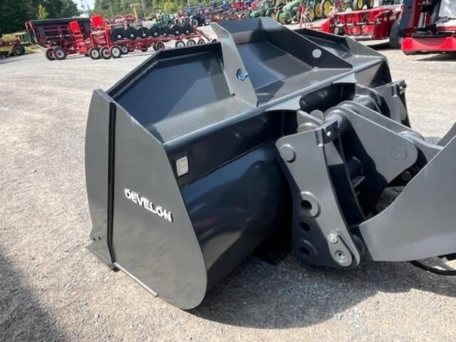 Image of Develon 3.0yd Bucket equipment image 3