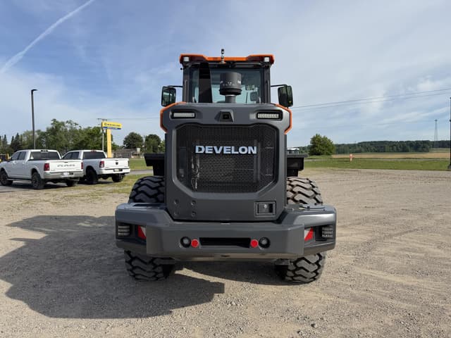 Image of Develon DL250-7 equipment image 3