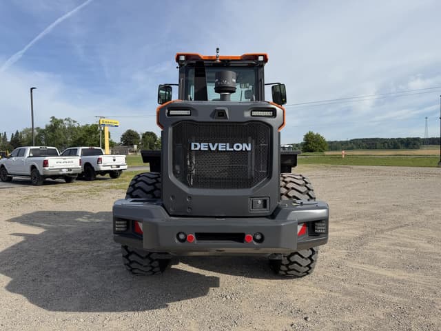 Image of Develon DL250-7 equipment image 3