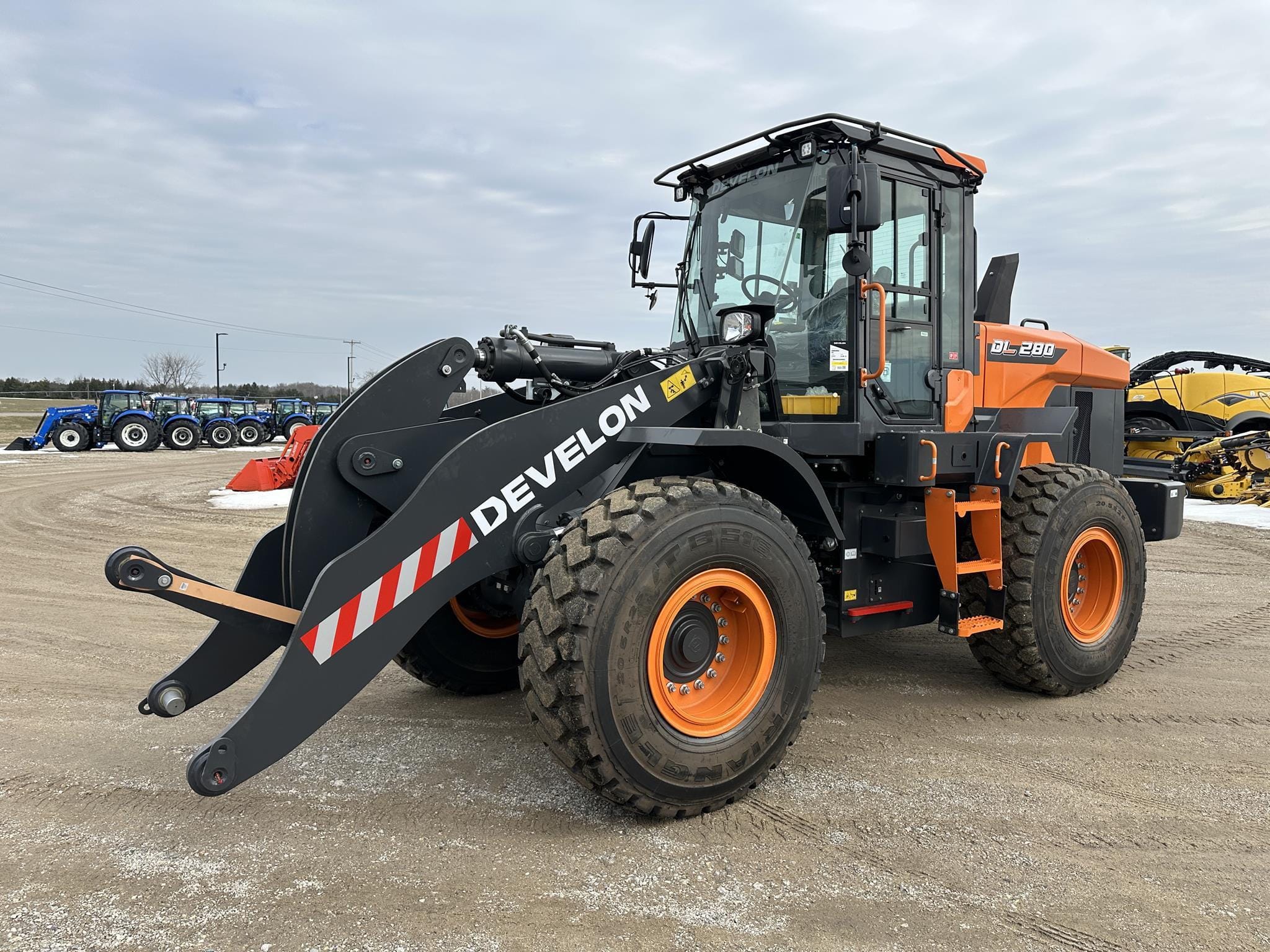 2026 Develon DL280-7 Equipment Image0