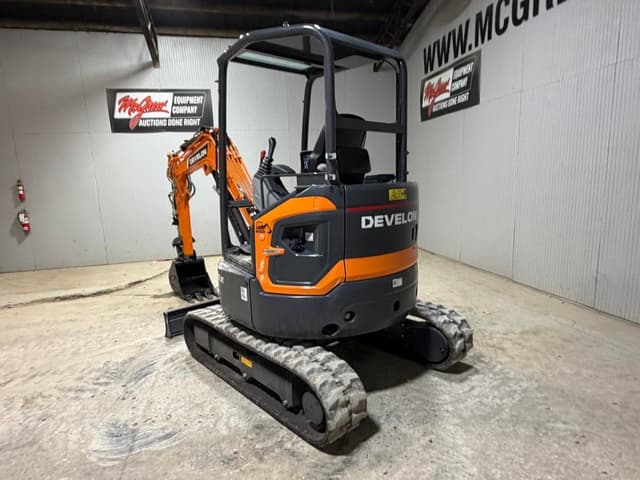 Image of Develon DX27Z-7 equipment image 2