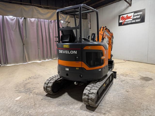 Image of Develon DX27Z-7 equipment image 4