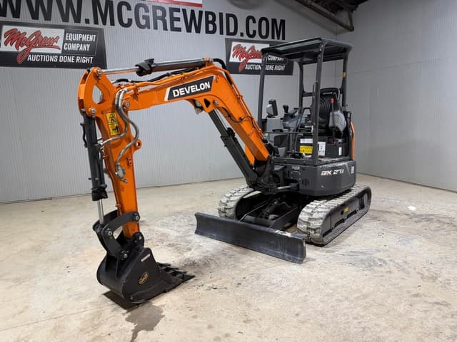 Image of Develon DX27Z-7 equipment image 1