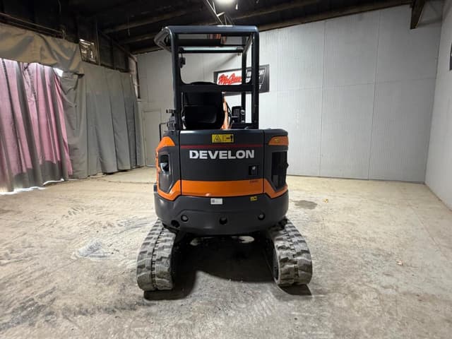 Image of Develon DX27Z-7 equipment image 3