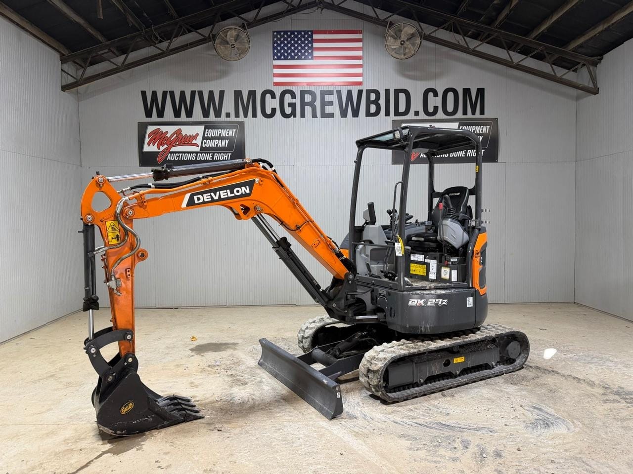 2026 Develon DX27Z-7 Equipment Image0