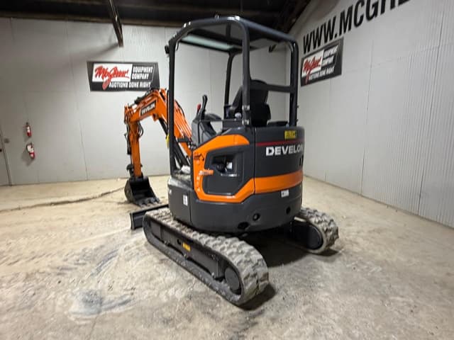 Image of Develon DX27Z-7 equipment image 2