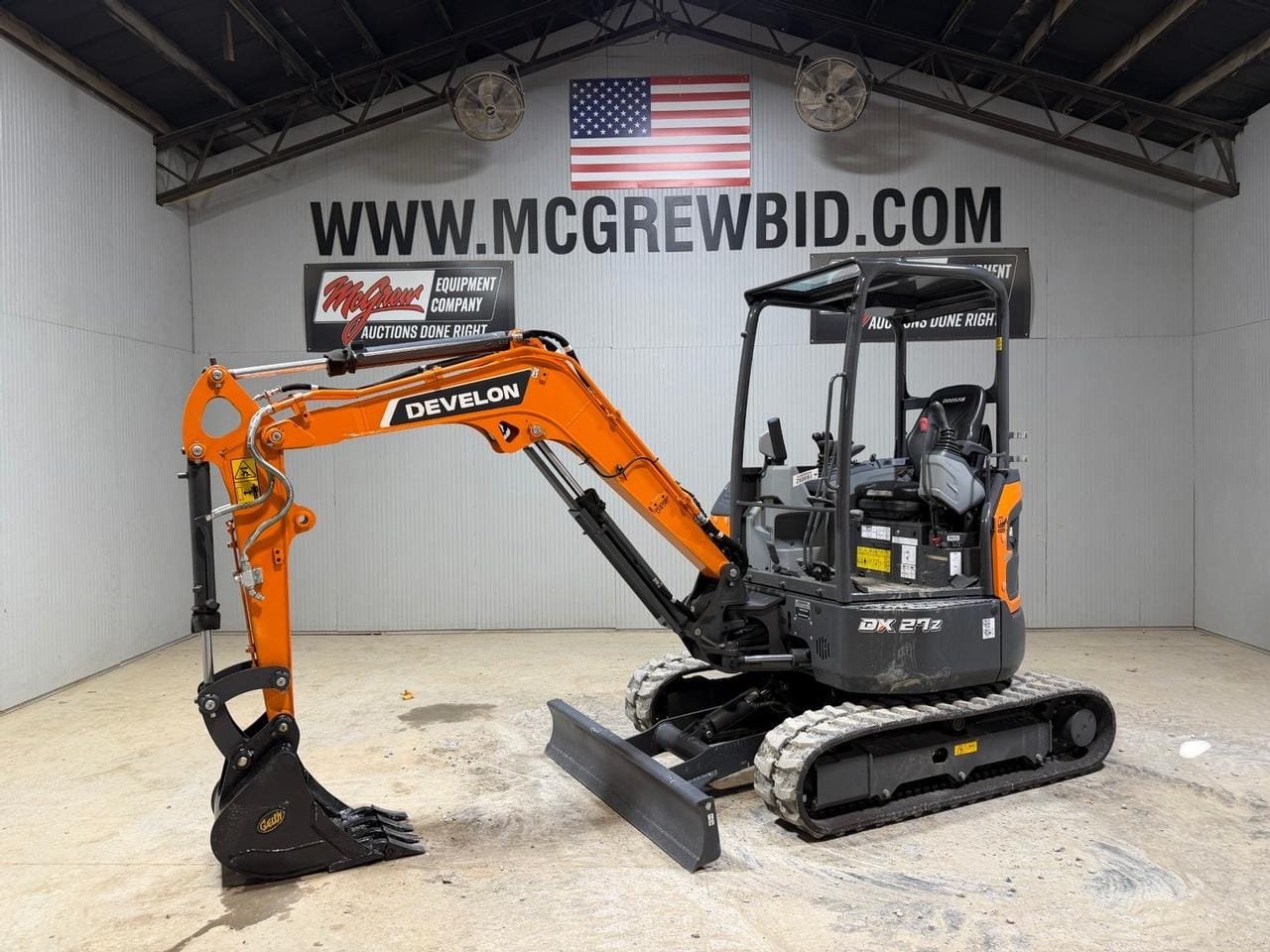 2026 Develon DX27Z-7 Equipment Image0