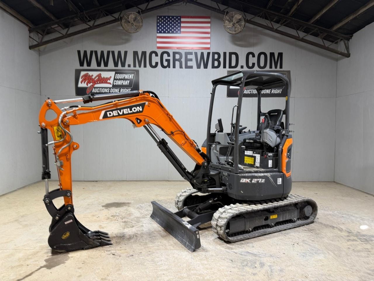 2026 Develon DX27Z-7 Equipment Image0