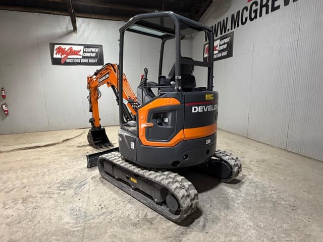 Image of Develon DX27Z-7 equipment image 2