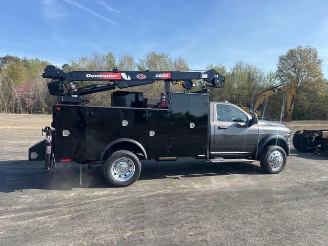 Image of Dodge Ram 5500 equipment image 2