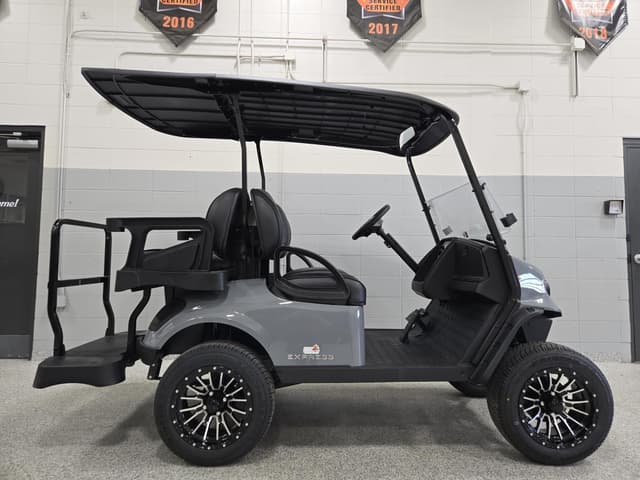 Image of EZ-GO Express S4 equipment image 4