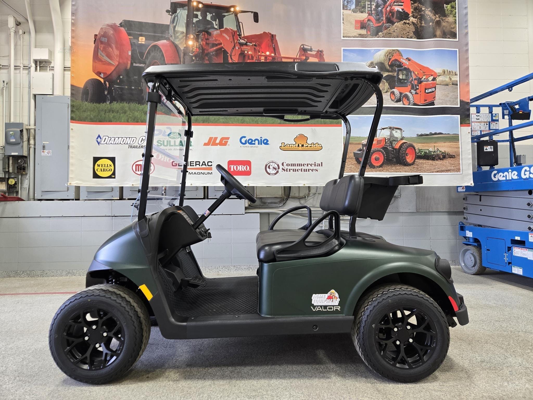 2026 EZ-GO Valor Equipment Image0