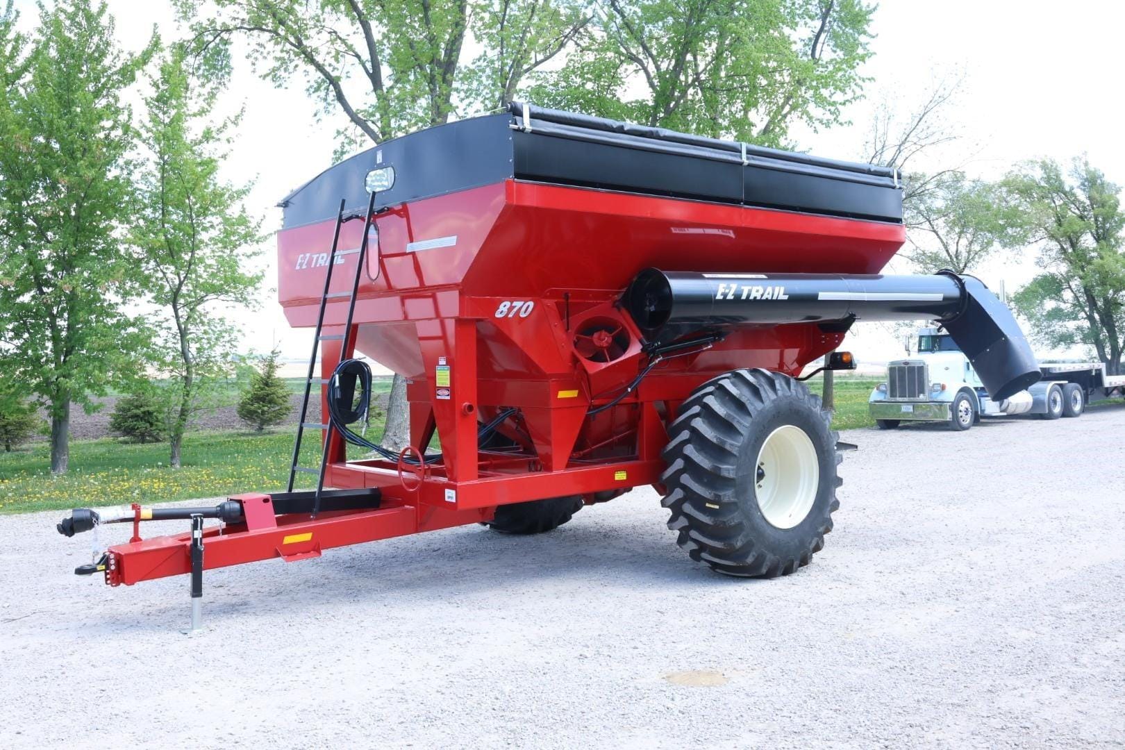 2026 E-Z Trail 870 Equipment Image0
