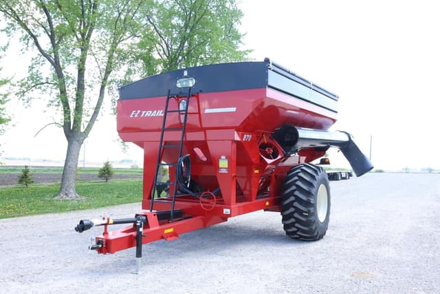 Image of E-Z Trail 870 equipment image 1