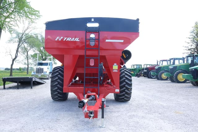 Image of E-Z Trail 870 equipment image 4