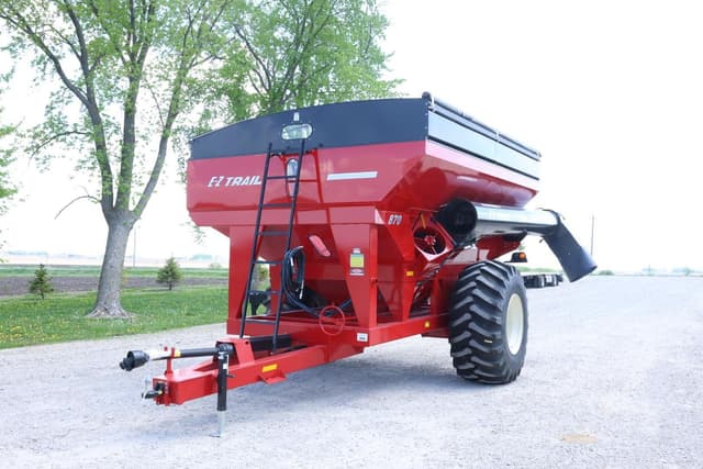 Image of E-Z Trail 870 equipment image 1