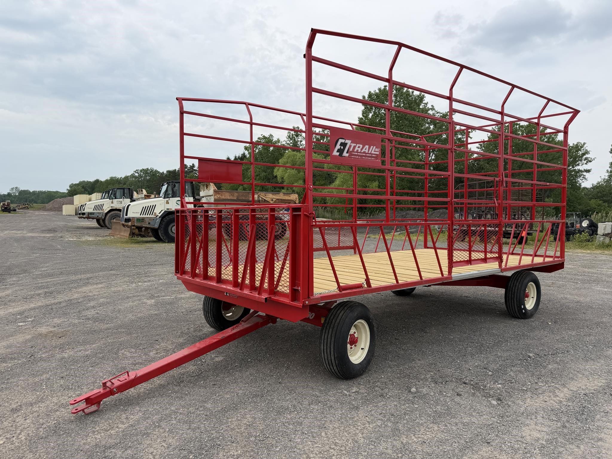 2026 E-Z Trail 890W Equipment Image0