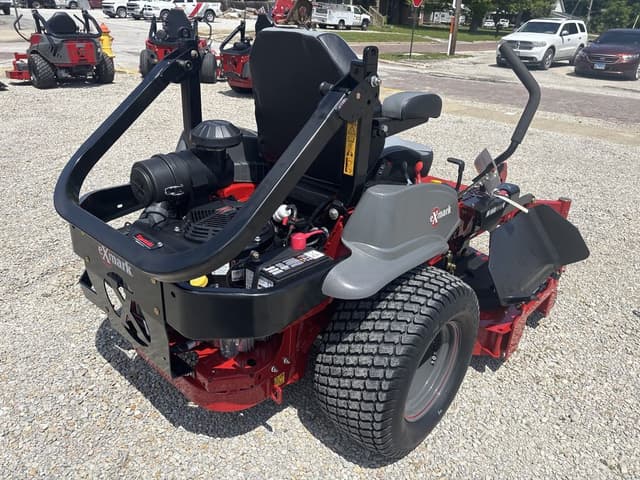 Image of Exmark Lazer Z S-Series equipment image 2