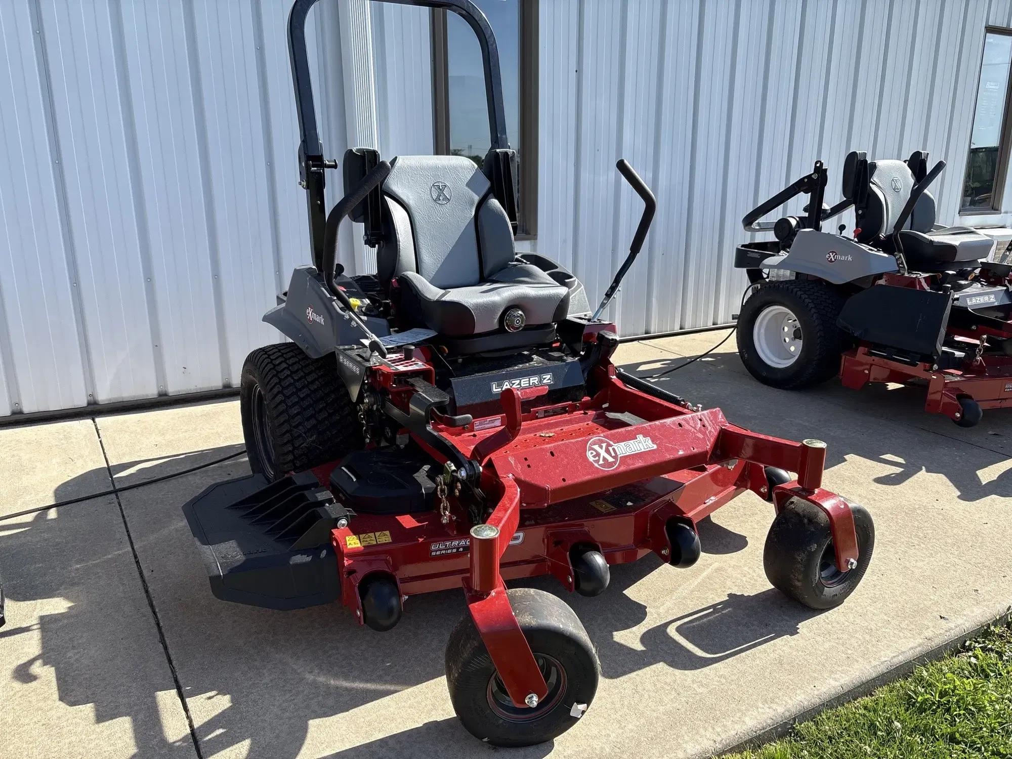 2026 Exmark Lazer Z S-Series Equipment Image0