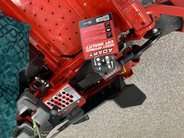 Image of Exmark LRX820AKA60601 equipment image 2