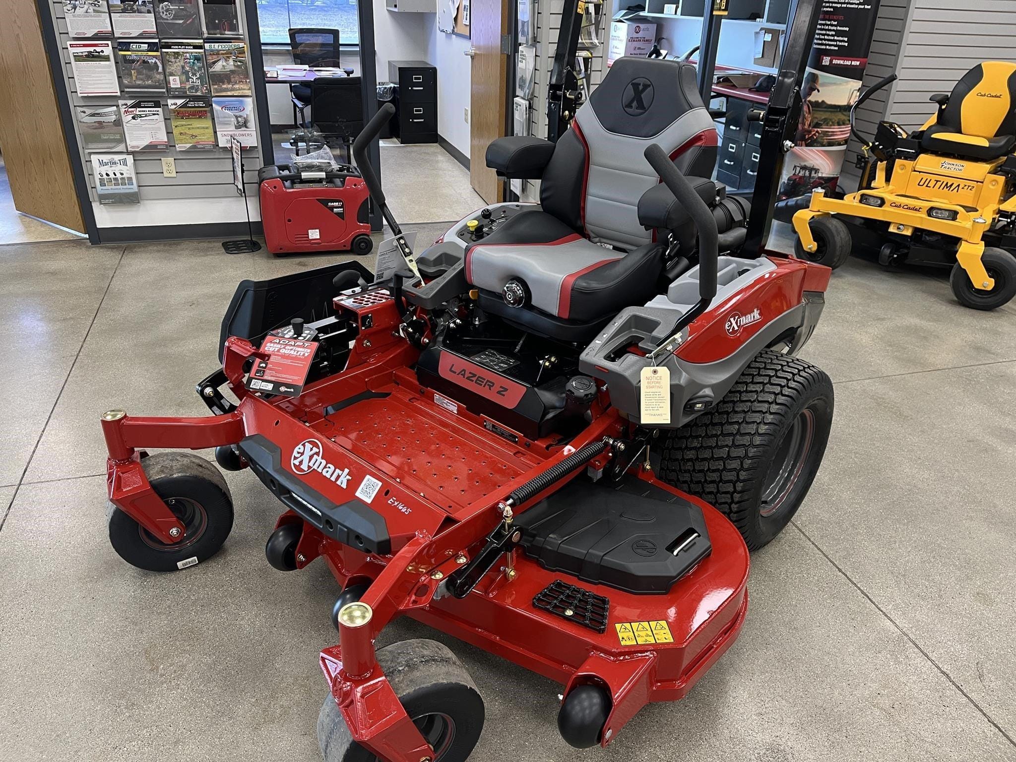 2026 Exmark LRX820AKA606Q1 Equipment Image0