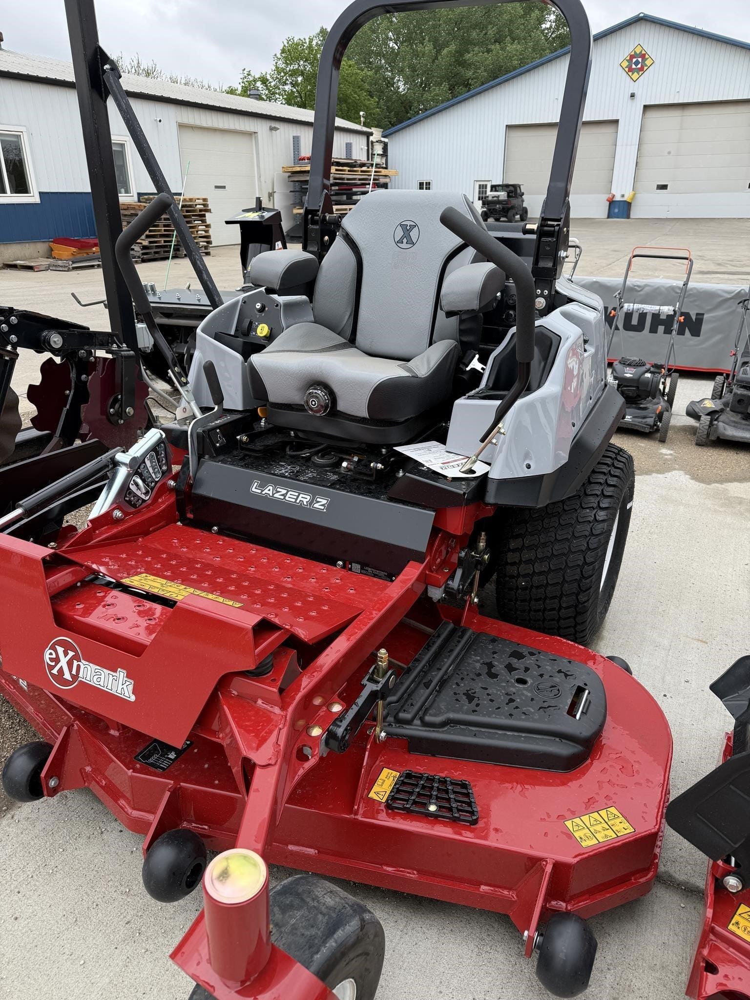 2026 Exmark LZS80TDYM724W0 Equipment Image0