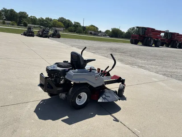 Image of Exmark QZS724GEE54200 equipment image 3