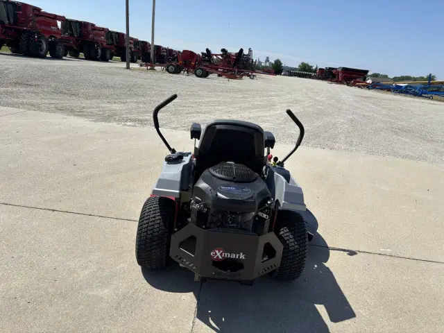 Image of Exmark QZS724GEE54200 equipment image 4