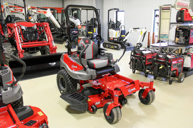 Image of Exmark E-Series equipment image 2