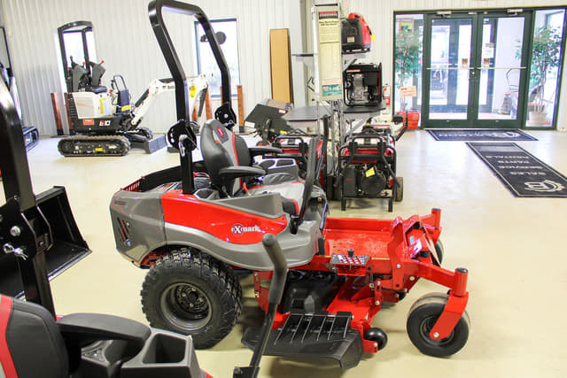 Image of Exmark E-Series equipment image 3