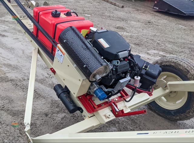 Image of Farm King 1031 equipment image 2