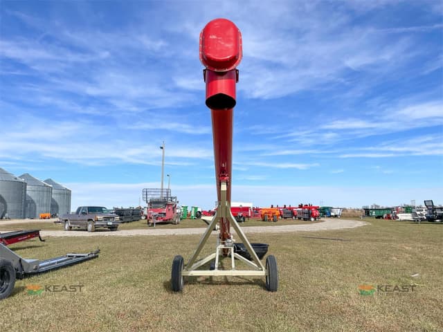 Image of Farm King 1031 equipment image 4