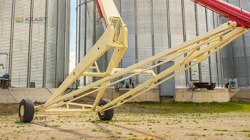 Image of Farm King 1070 equipment image 2