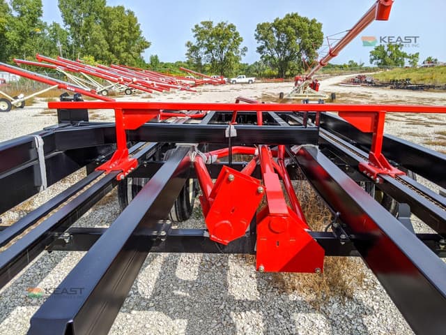 Image of Farm King 2400 equipment image 4
