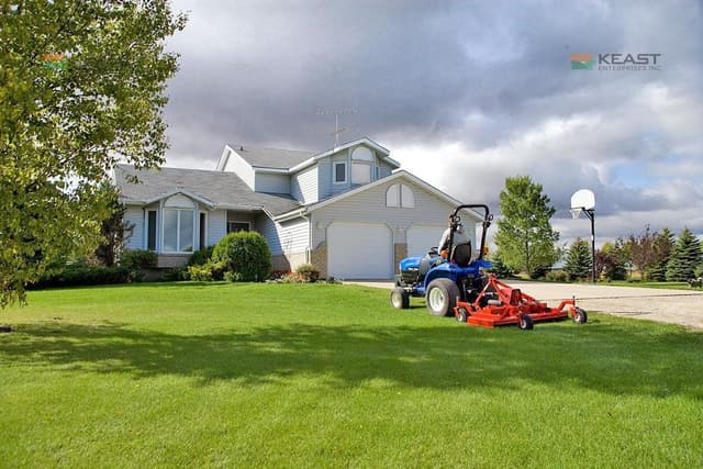 Image of Farm King 755 equipment image 2